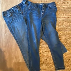2 pairs old navy skinny jeans